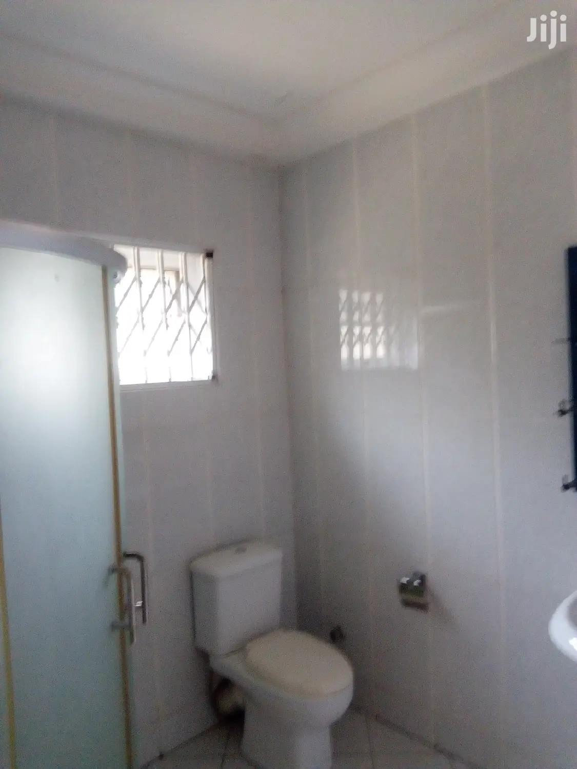 3bdrm Apartment in North Ridge for rent