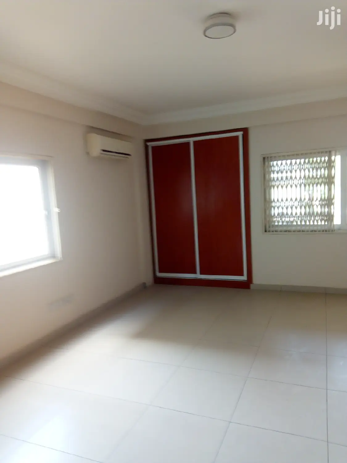 3bdrm Apartment in North Ridge for rent