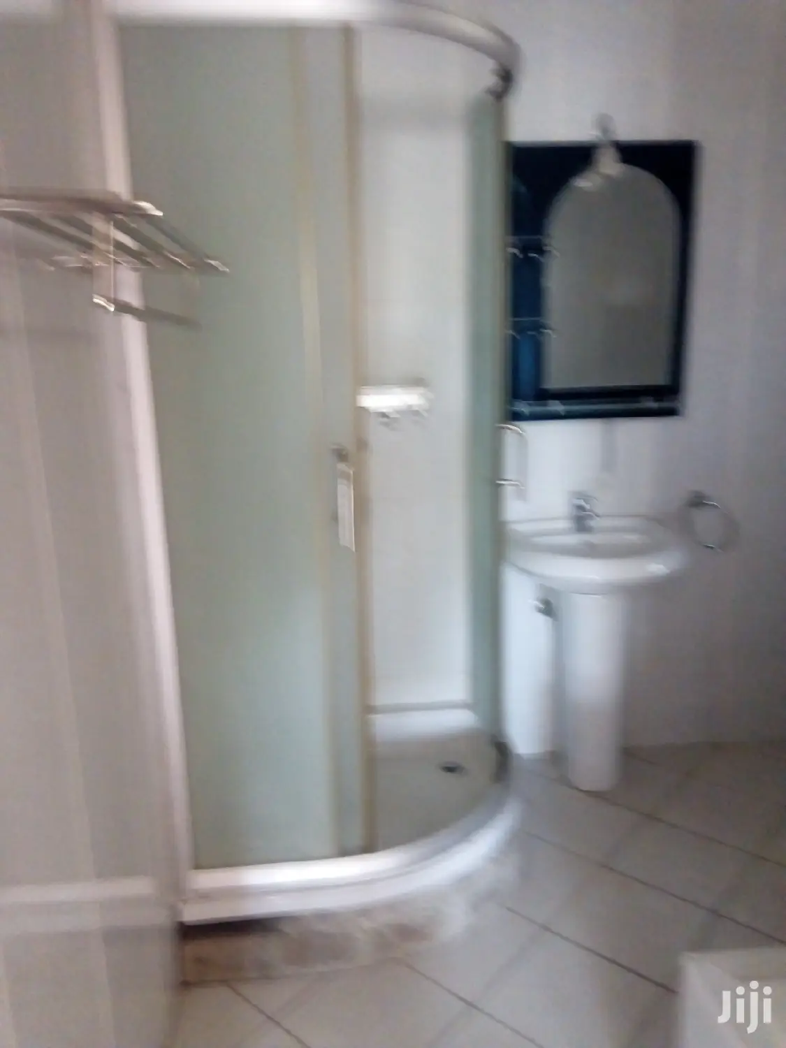 3bdrm Apartment in North Ridge for rent