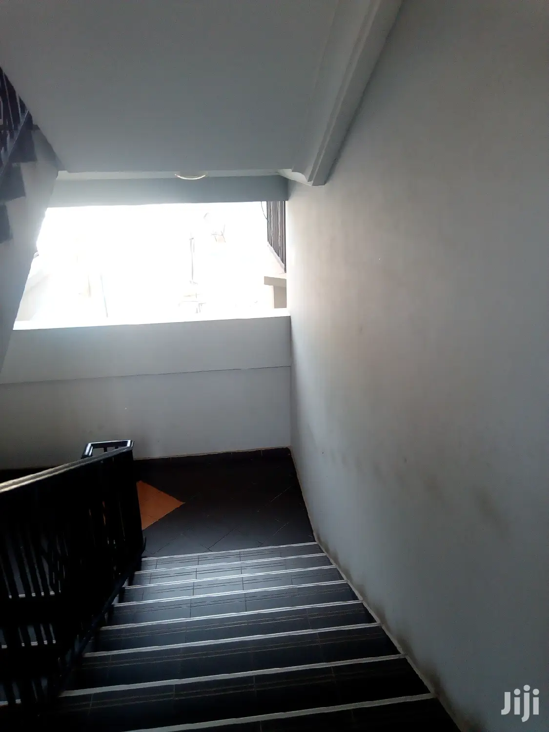 3bdrm Apartment in North Ridge for rent