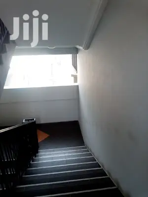 3bdrm Apartment in North Ridge for rent