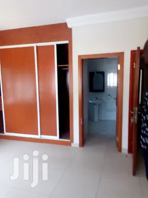 3bdrm Apartment in North Ridge for rent