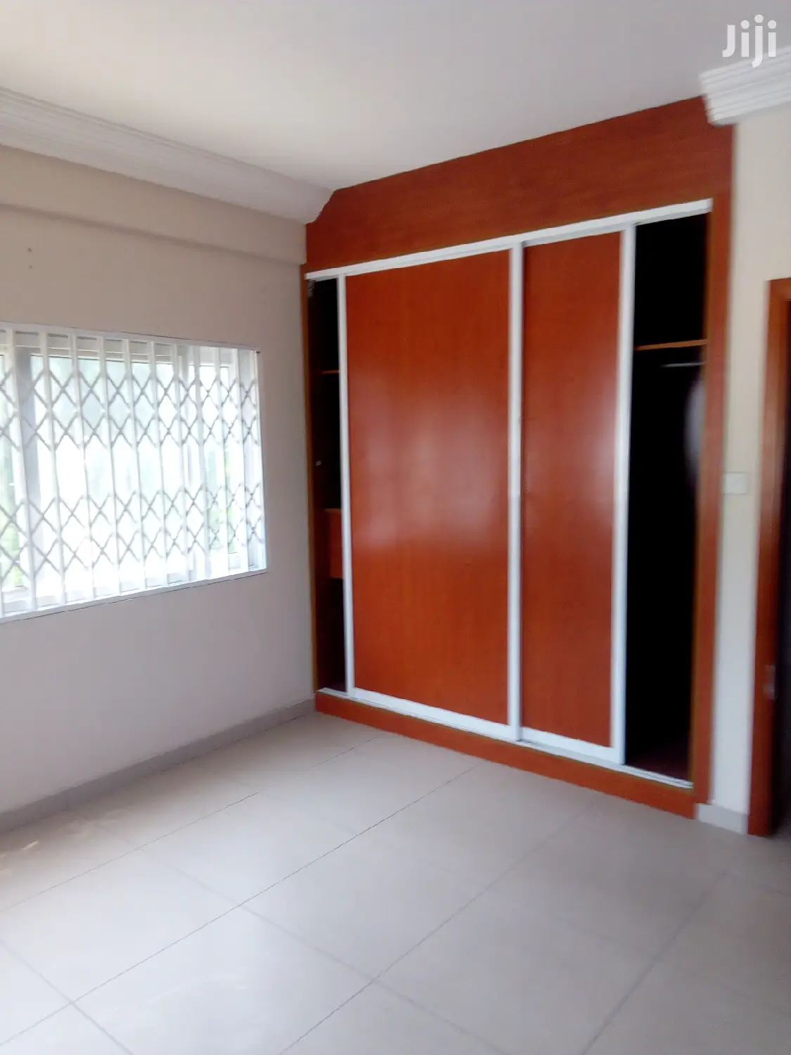 3bdrm Apartment in North Ridge for rent