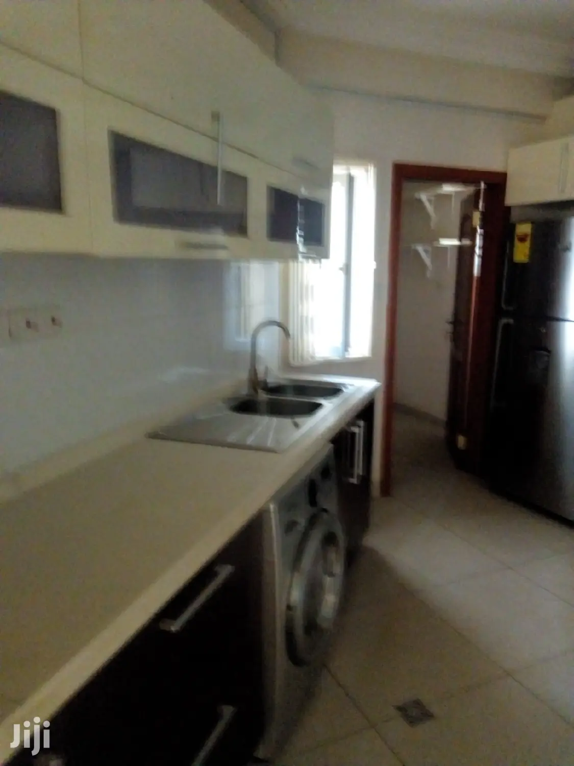 3bdrm Apartment in North Ridge for rent