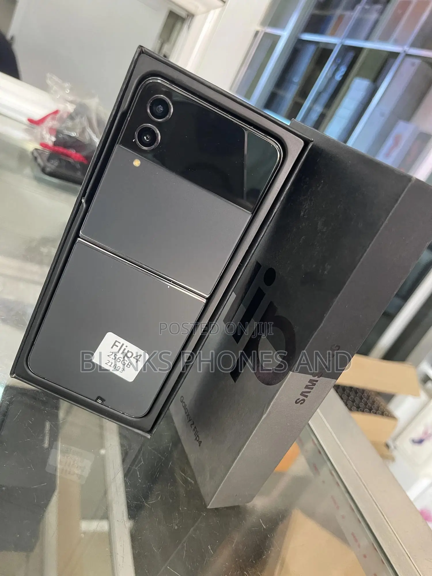 New Samsung Galaxy Z Flip4 256 GB Black