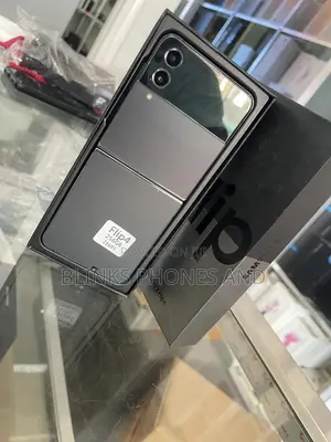 New Samsung Galaxy Z Flip4 256 GB Black