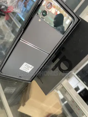 New Samsung Galaxy Z Flip4 256 GB Black