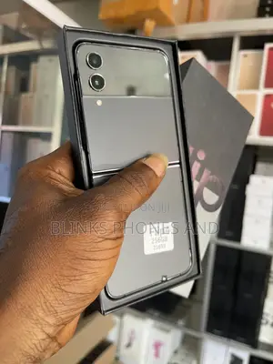 New Samsung Galaxy Z Flip4 256 GB Black