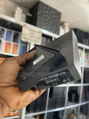 New Samsung Galaxy Z Flip4 256 GB Black