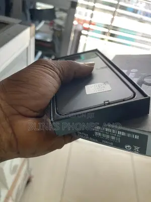 New Samsung Galaxy Z Flip4 256 GB Black