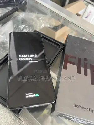 New Samsung Galaxy Z Flip4 256 GB Black