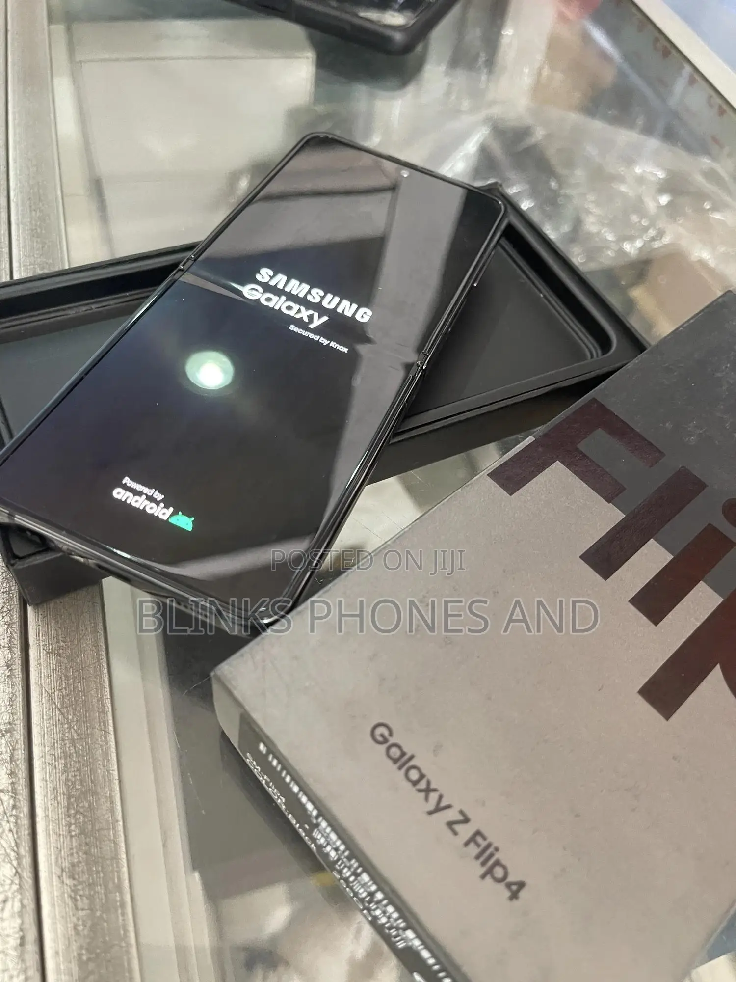 New Samsung Galaxy Z Flip4 256 GB Black
