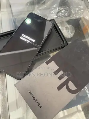 New Samsung Galaxy Z Flip4 256 GB Black