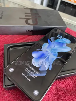 New Samsung Galaxy Z Flip4 256 GB Black