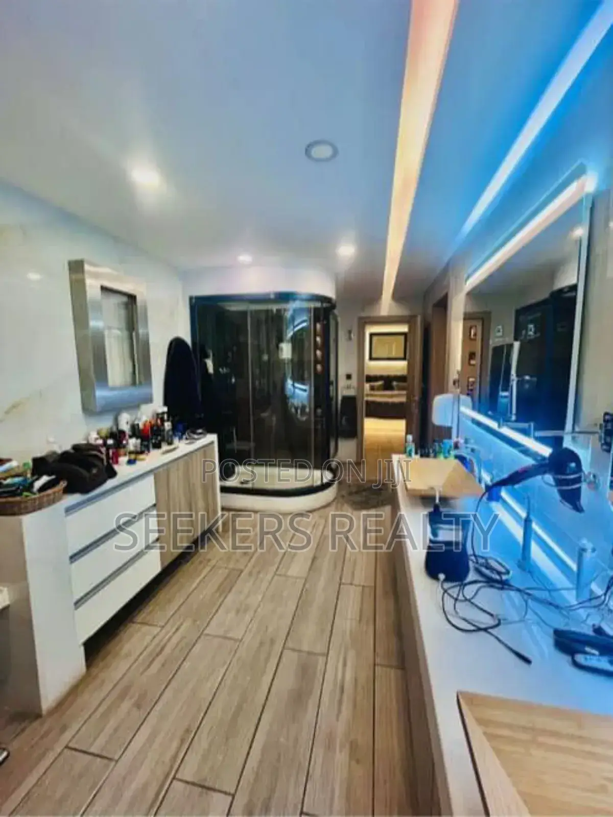 Furnished 6bdrm Mansion in Seekers Realty, Labone for sale