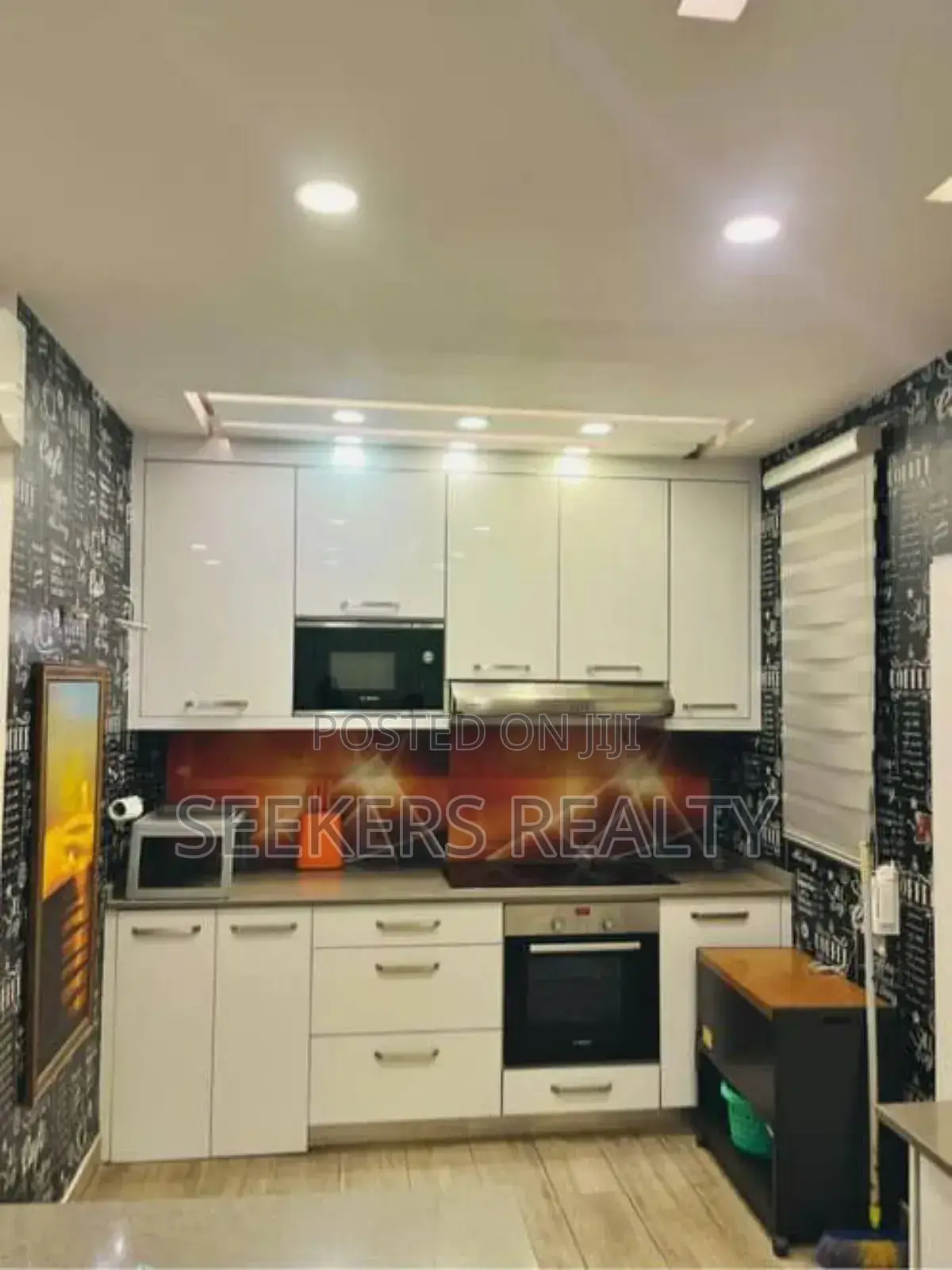Furnished 6bdrm Mansion in Seekers Realty, Labone for sale