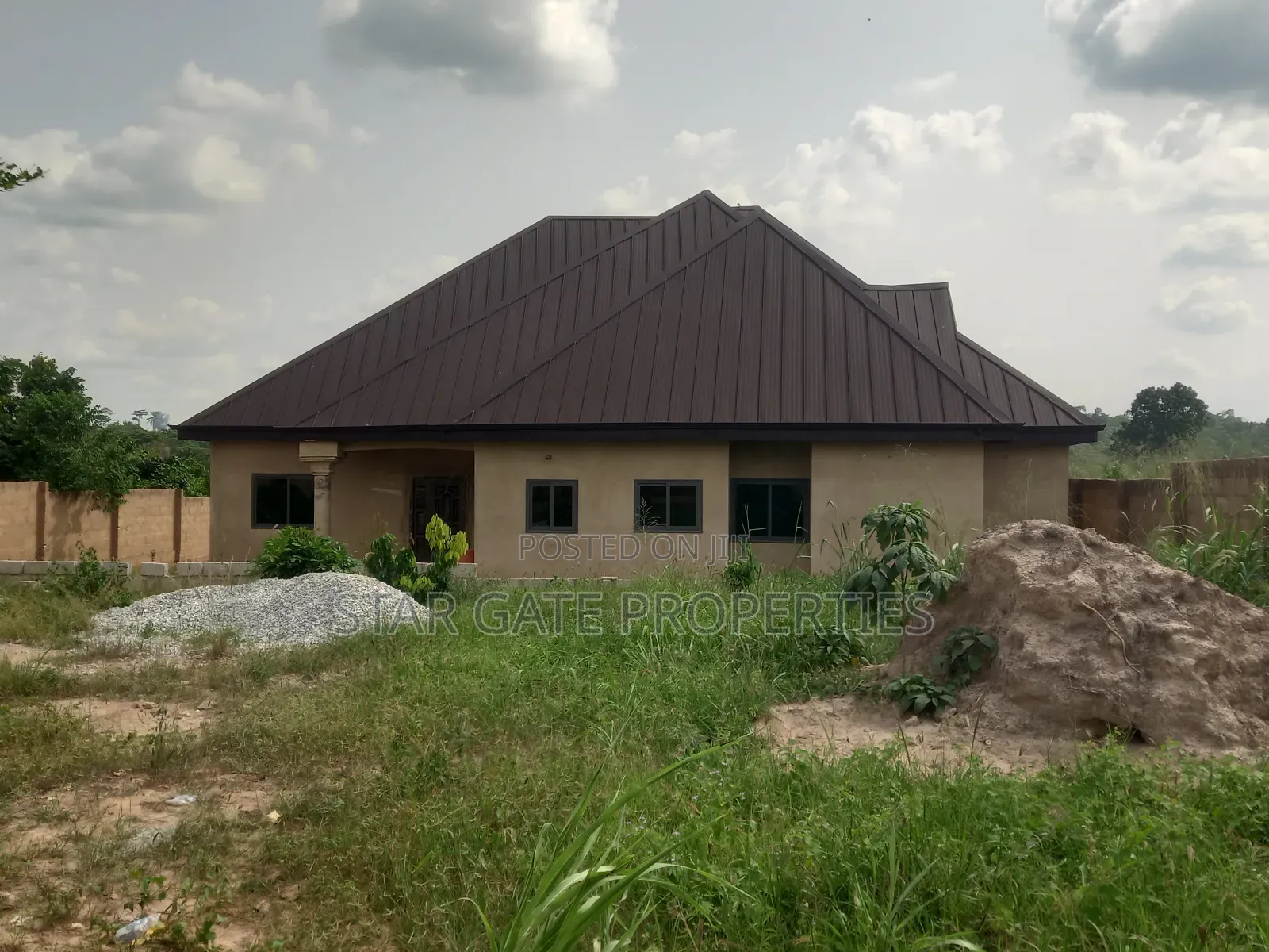 4bdrm House in Trede Mpatasie, Kumasi Metropolitan for sale