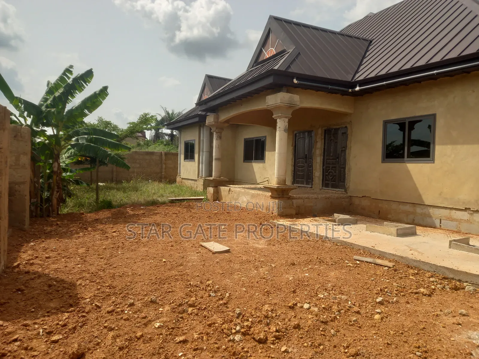 4bdrm House in Trede Mpatasie, Kumasi Metropolitan for sale