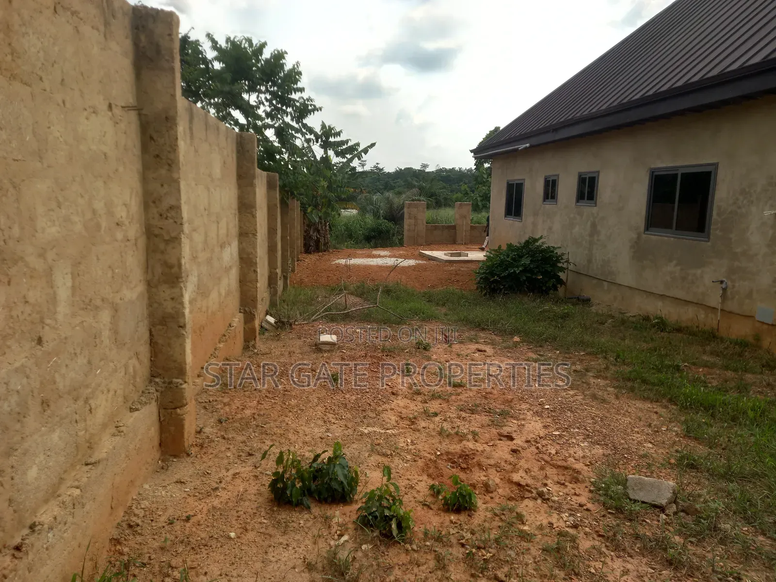 4bdrm House in Trede Mpatasie, Kumasi Metropolitan for sale