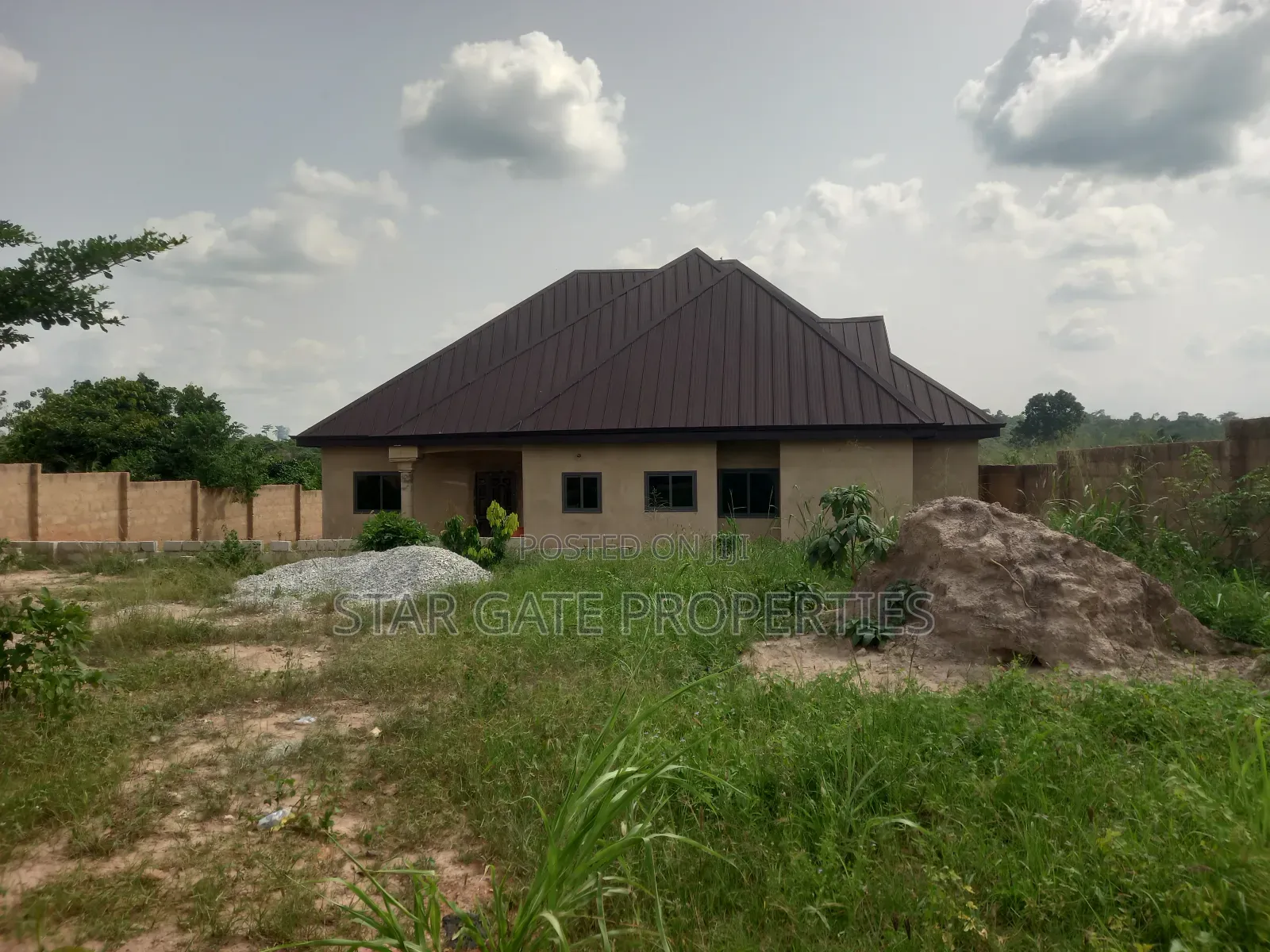 4bdrm House in Trede Mpatasie, Atwima Kwanwoma for sale
