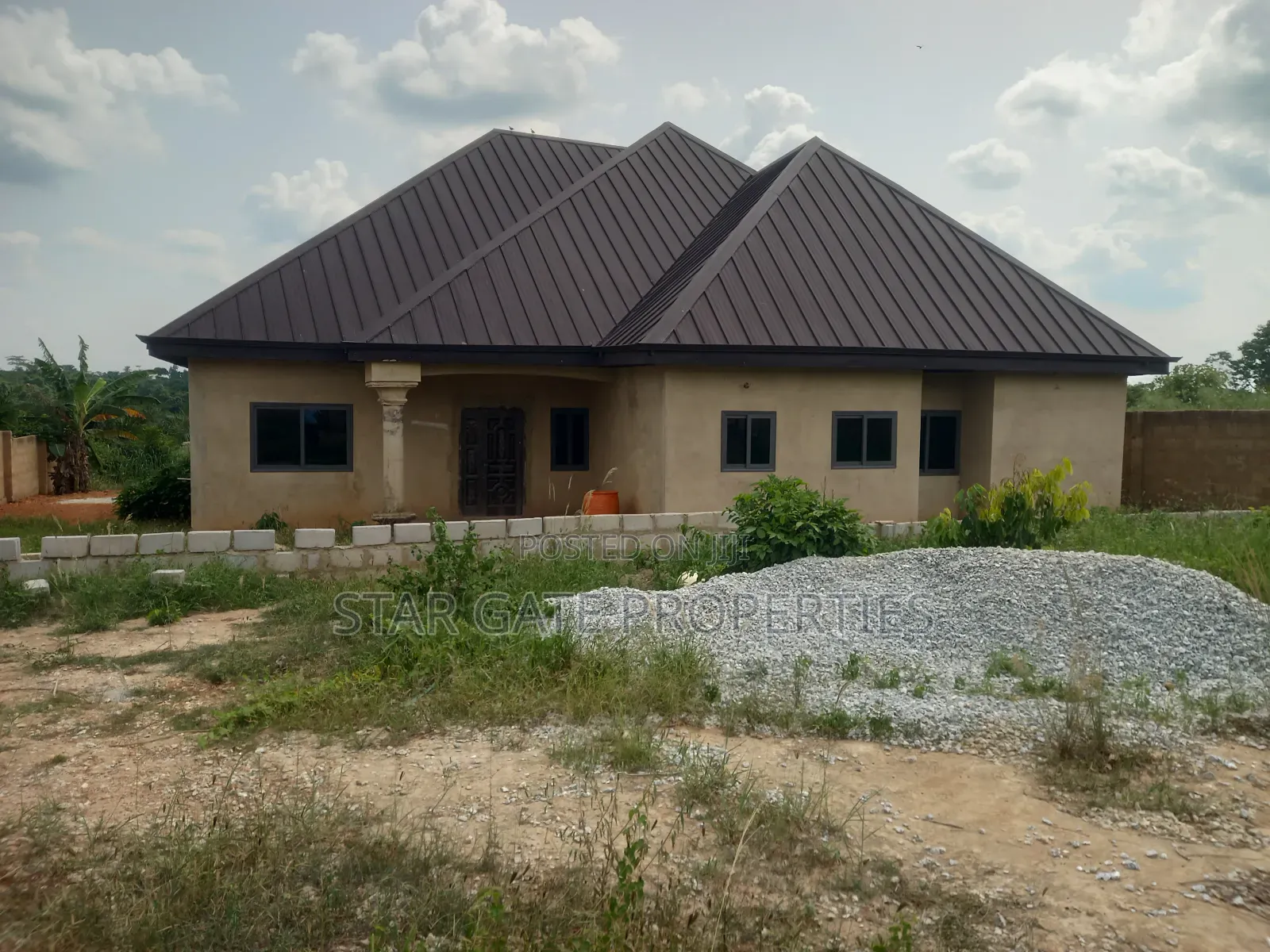 4bdrm House in Trede Mpatasie, Atwima Kwanwoma for sale