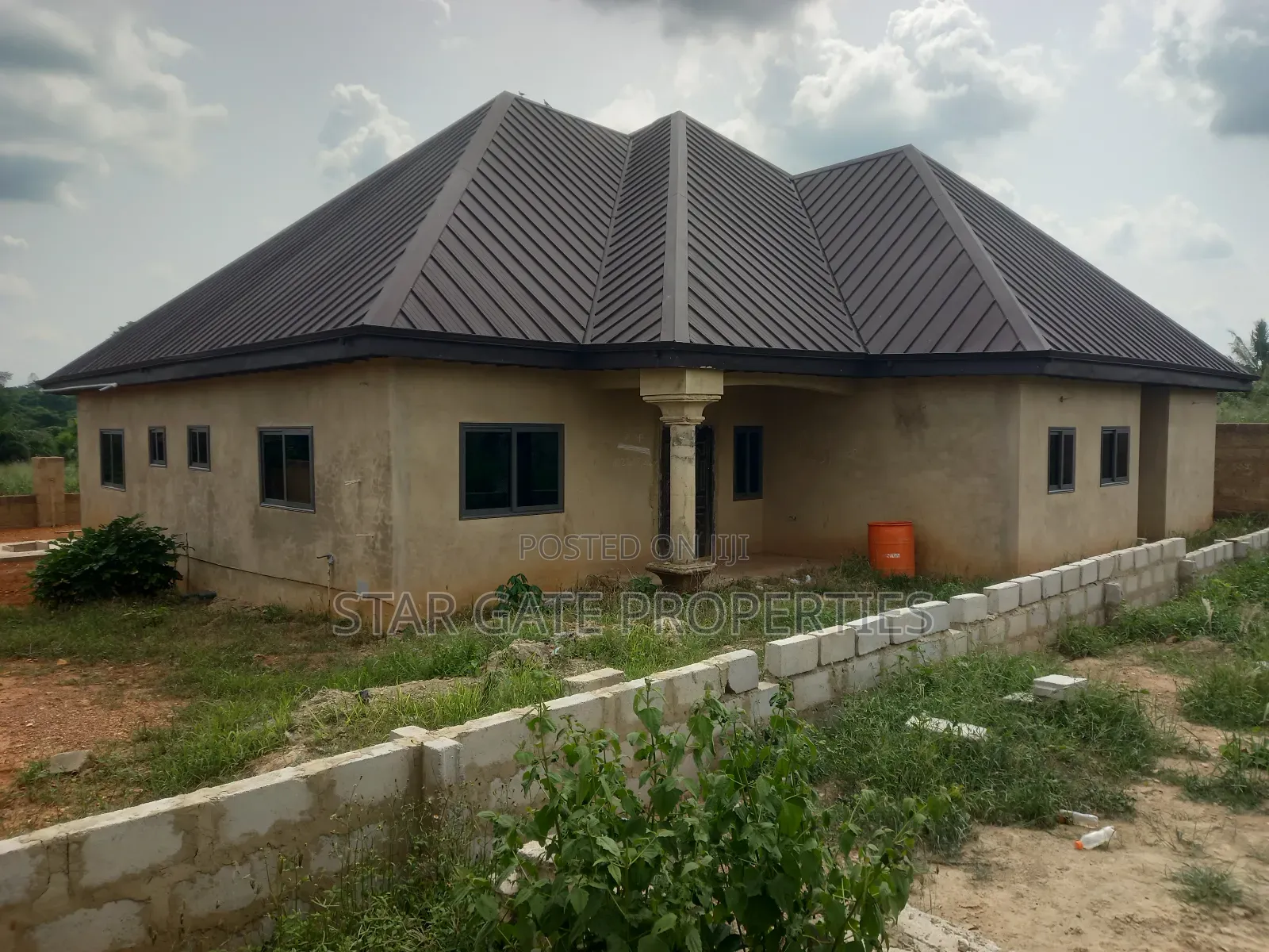 4bdrm House in Trede Mpatasie, Atwima Kwanwoma for sale