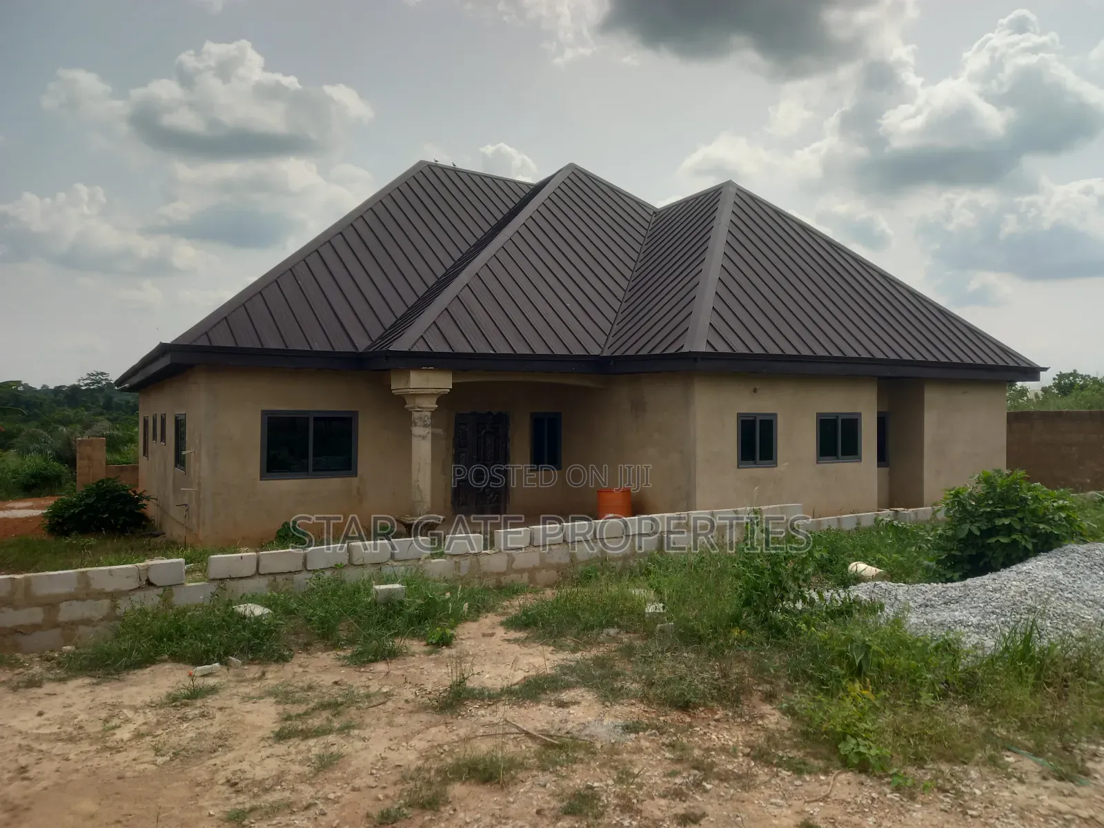 4bdrm House in Trede Mpatasie, Atwima Kwanwoma for sale