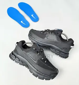 Nike Zoom Vomero Black and White