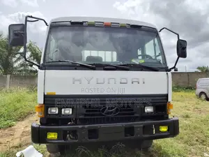 Hyundai Double Axle. Heavy Duty. Manual Engine. New Arrival.