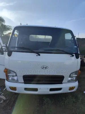 Hyundai Mighty 3.5ton. New Arrival. Manual Engine.