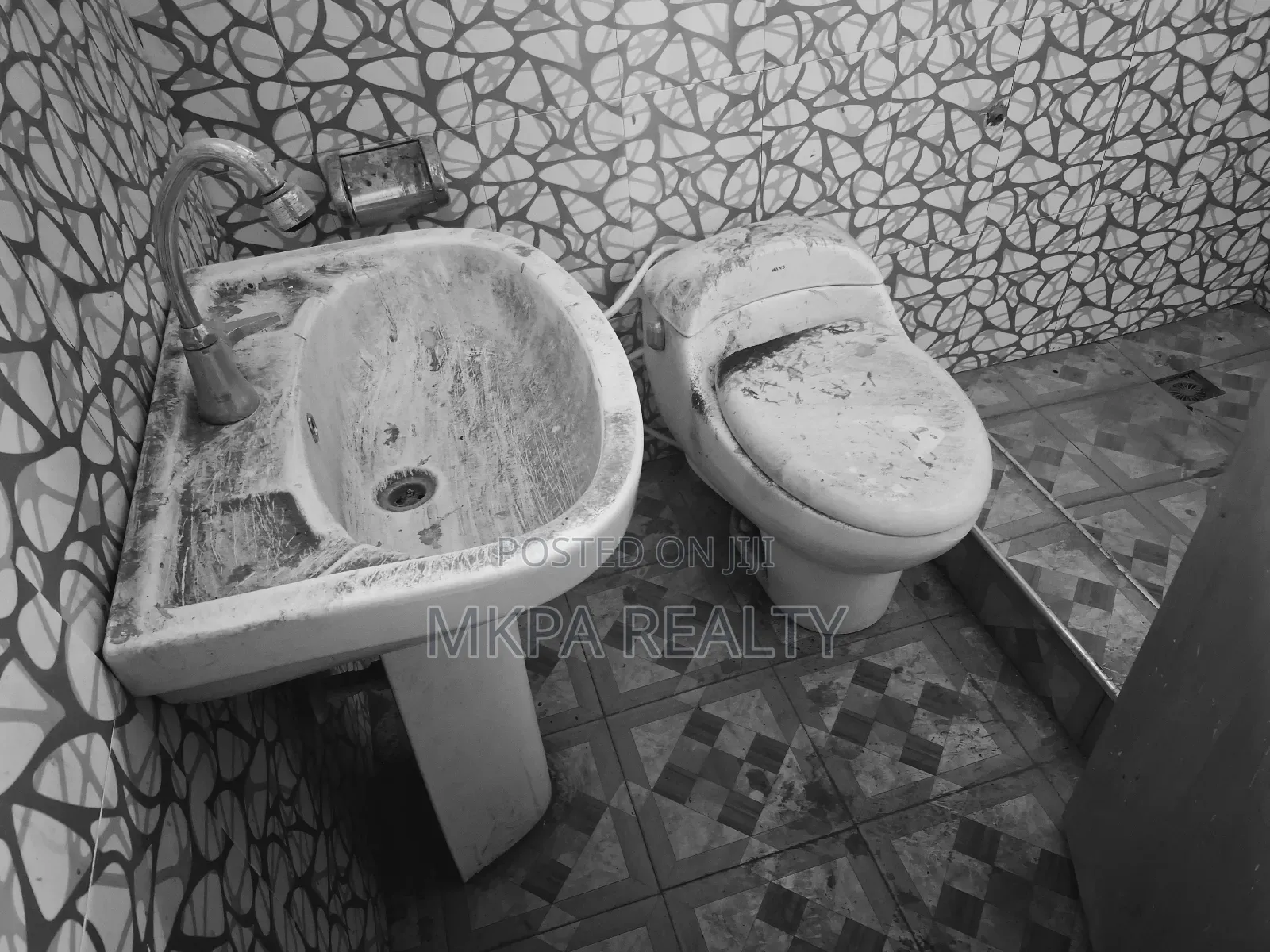5bdrm House in Mkpa Realty, Tamale Municipal for sale