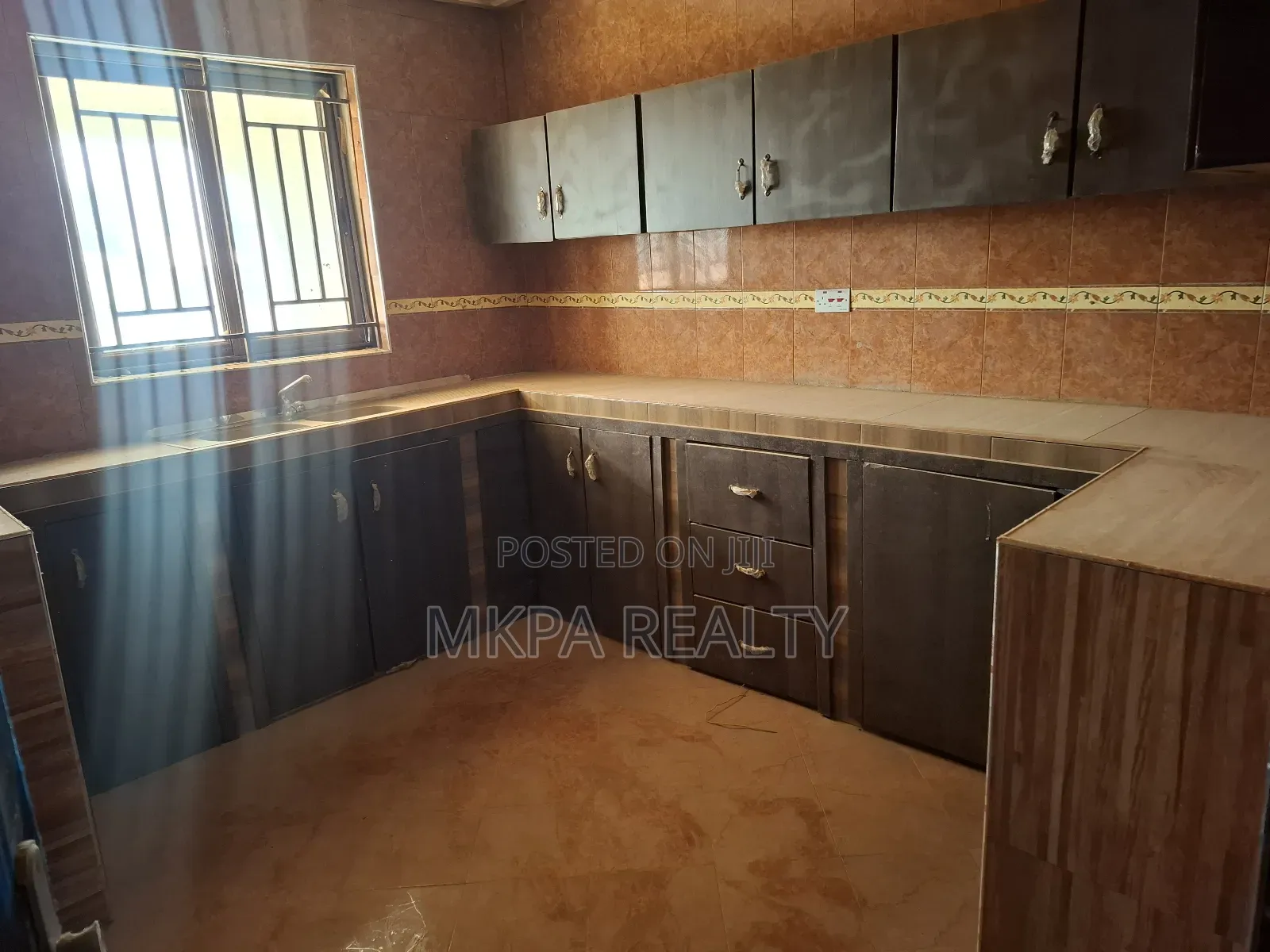 5bdrm House in Mkpa Realty, Tamale Municipal for sale