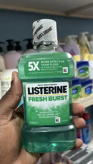 Listerine Fresh Burst Mouthwash 250ml