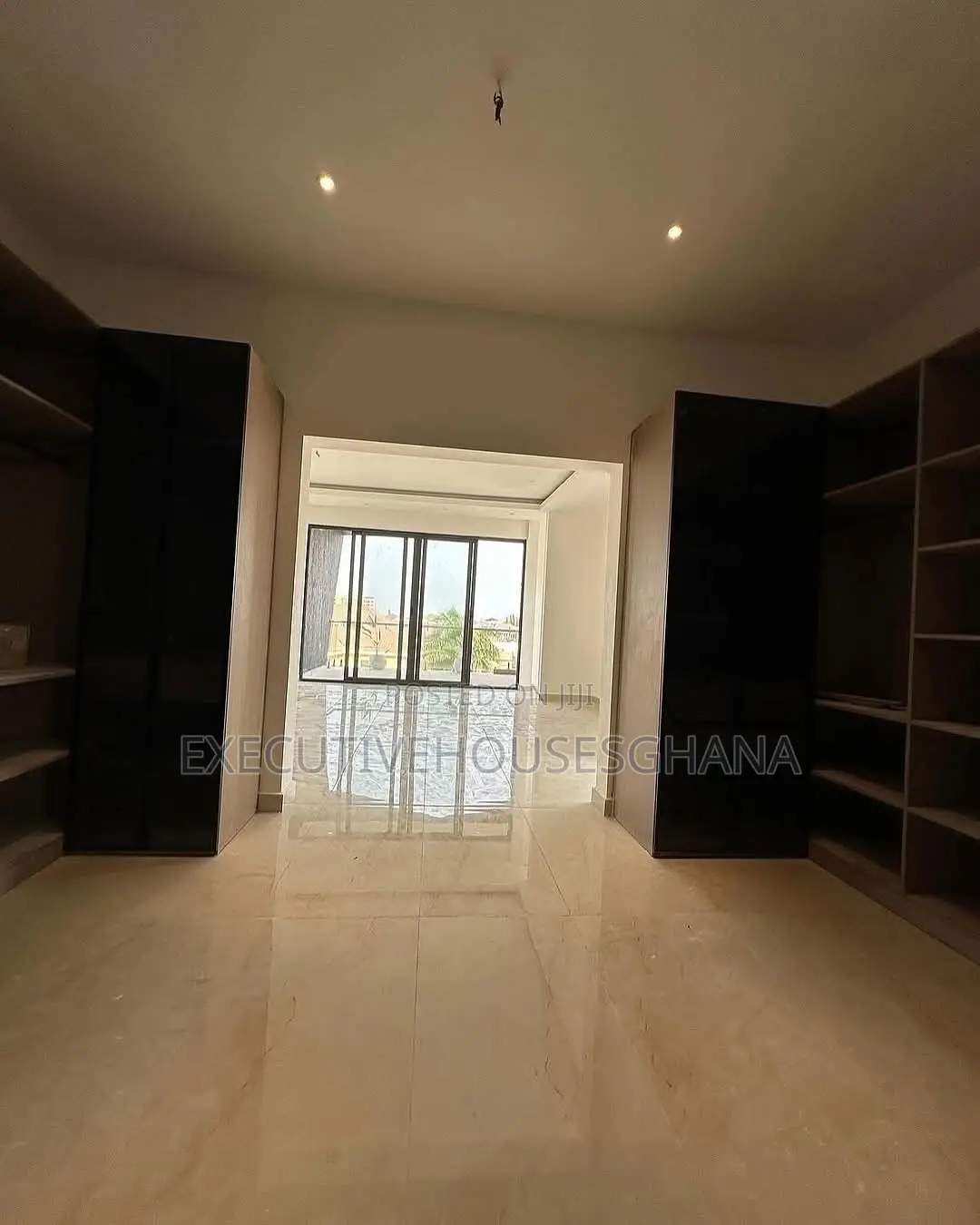 4bdrm House in Accra Metropolitan for sale