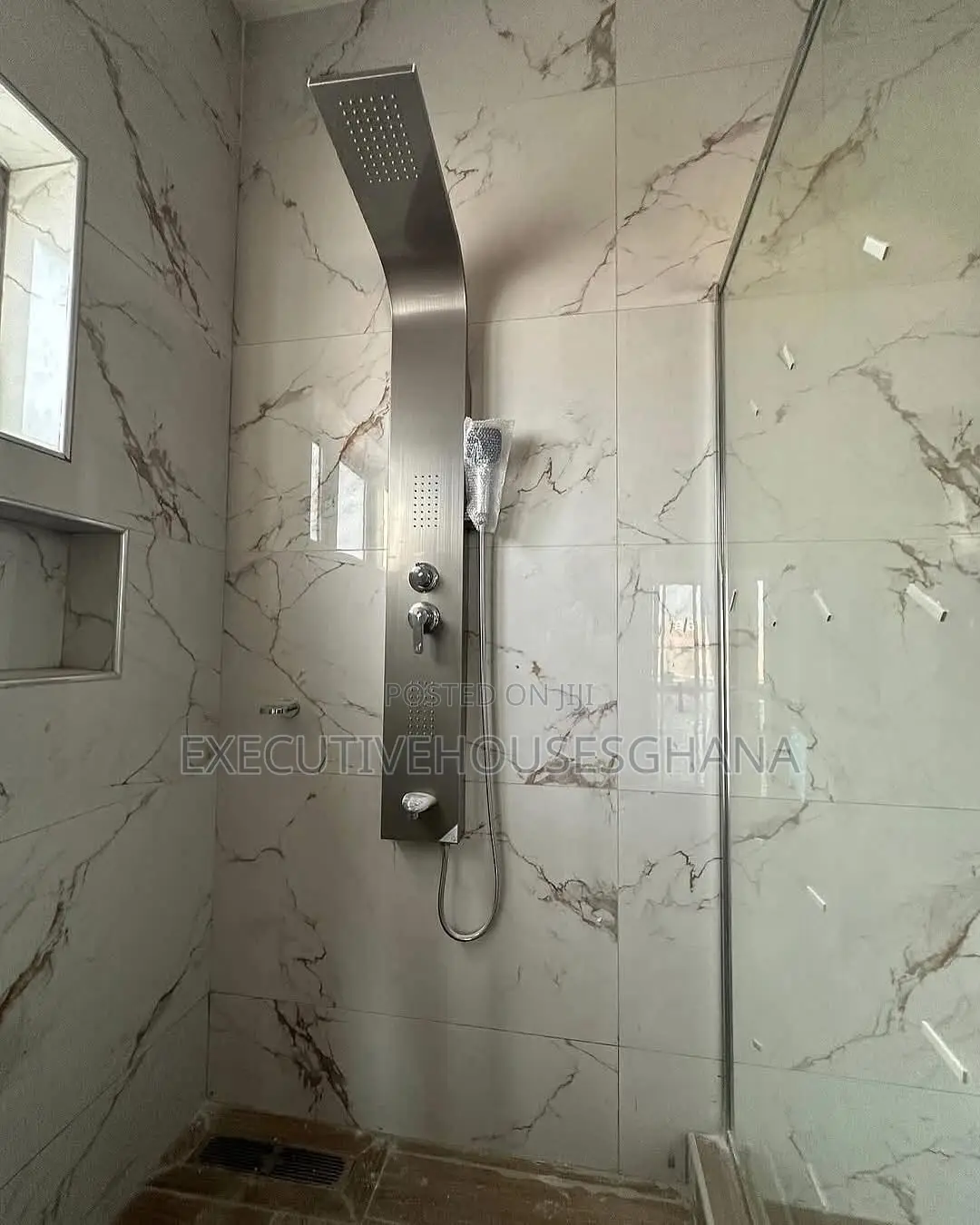 4bdrm House in Accra Metropolitan for sale
