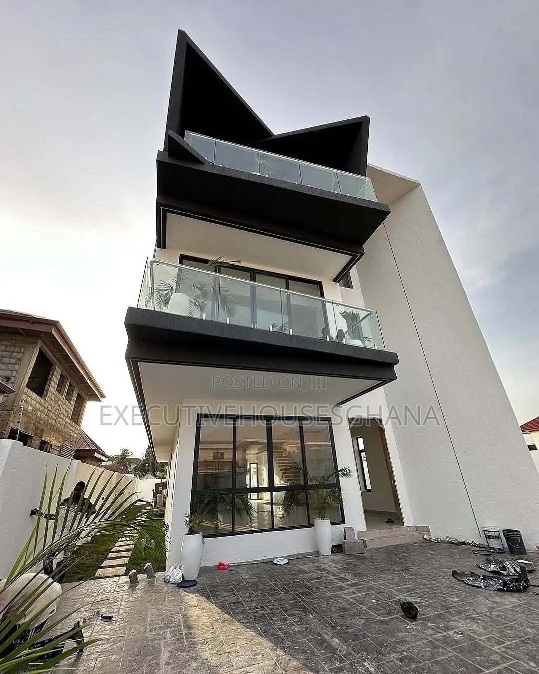 4bdrm House in Accra Metropolitan for sale