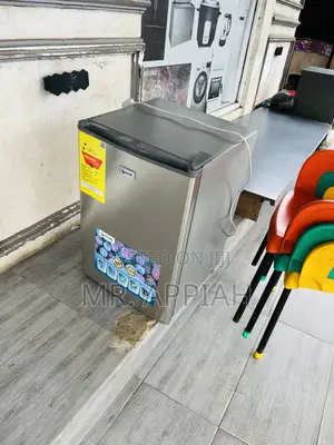 Fast Cooling Pearl 1 Door Bed Side Refrigerator.