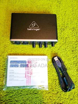 Original Behringer U-Phoria Umc202hd