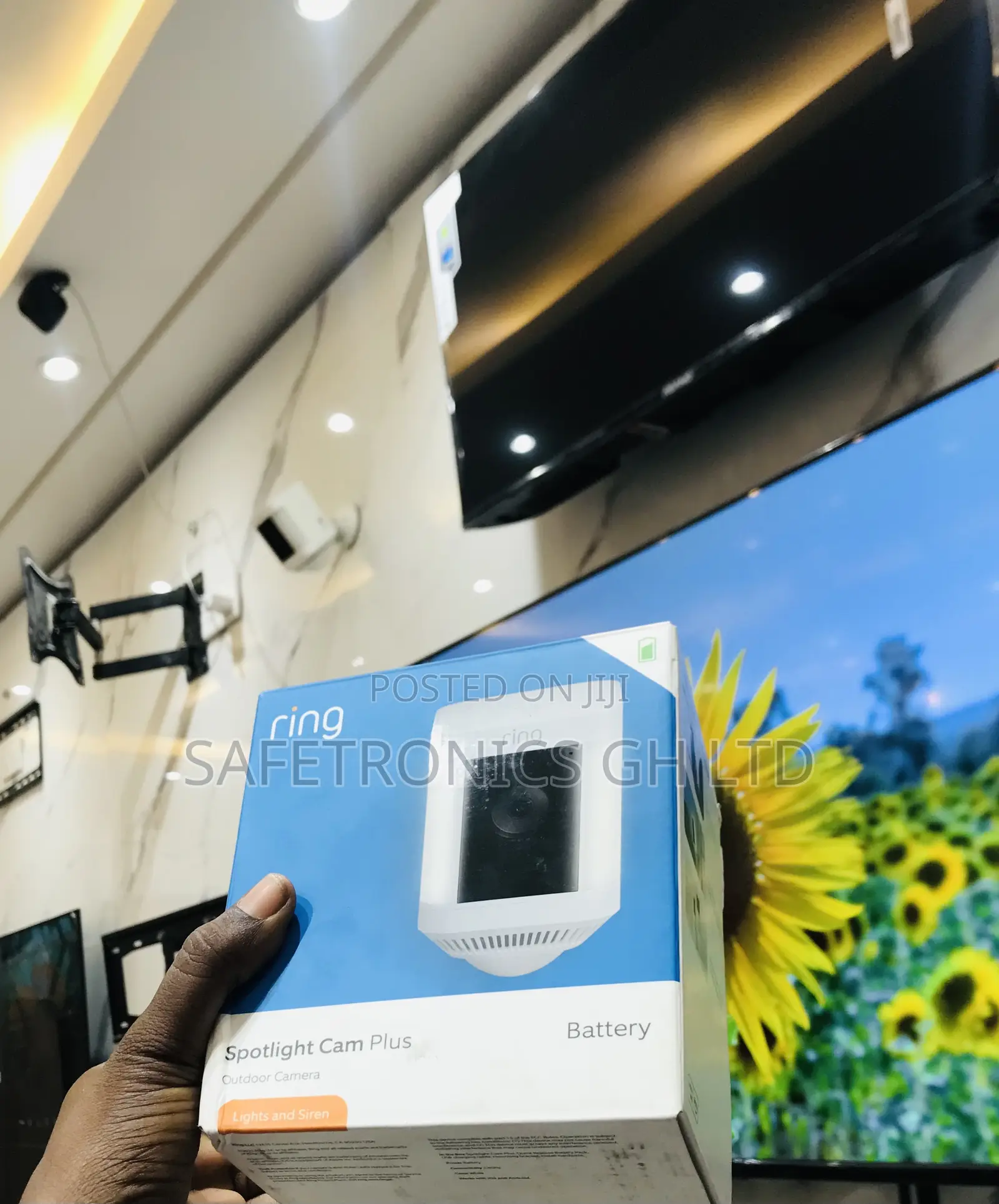 Kindly Buy Ring Sportlight Cam Plus/Single Battery