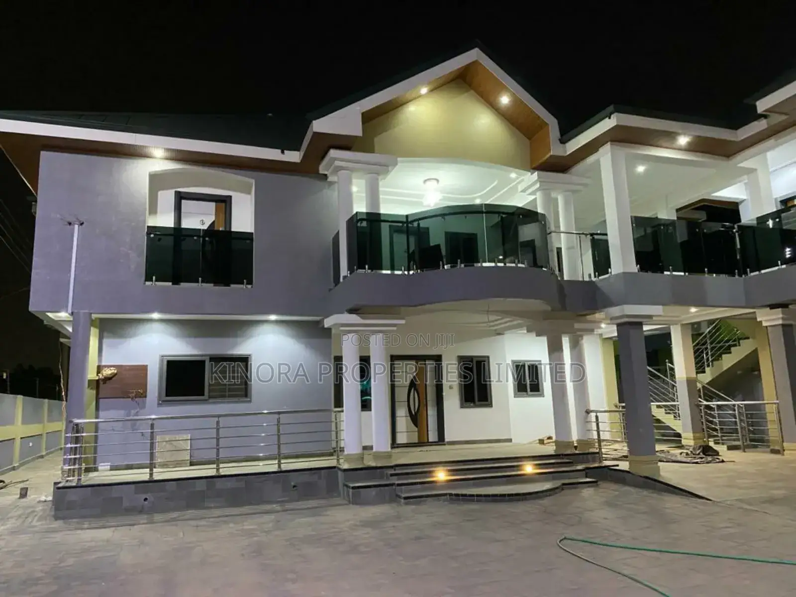 5bdrm House in Hatso Ecomog, Haatso for sale