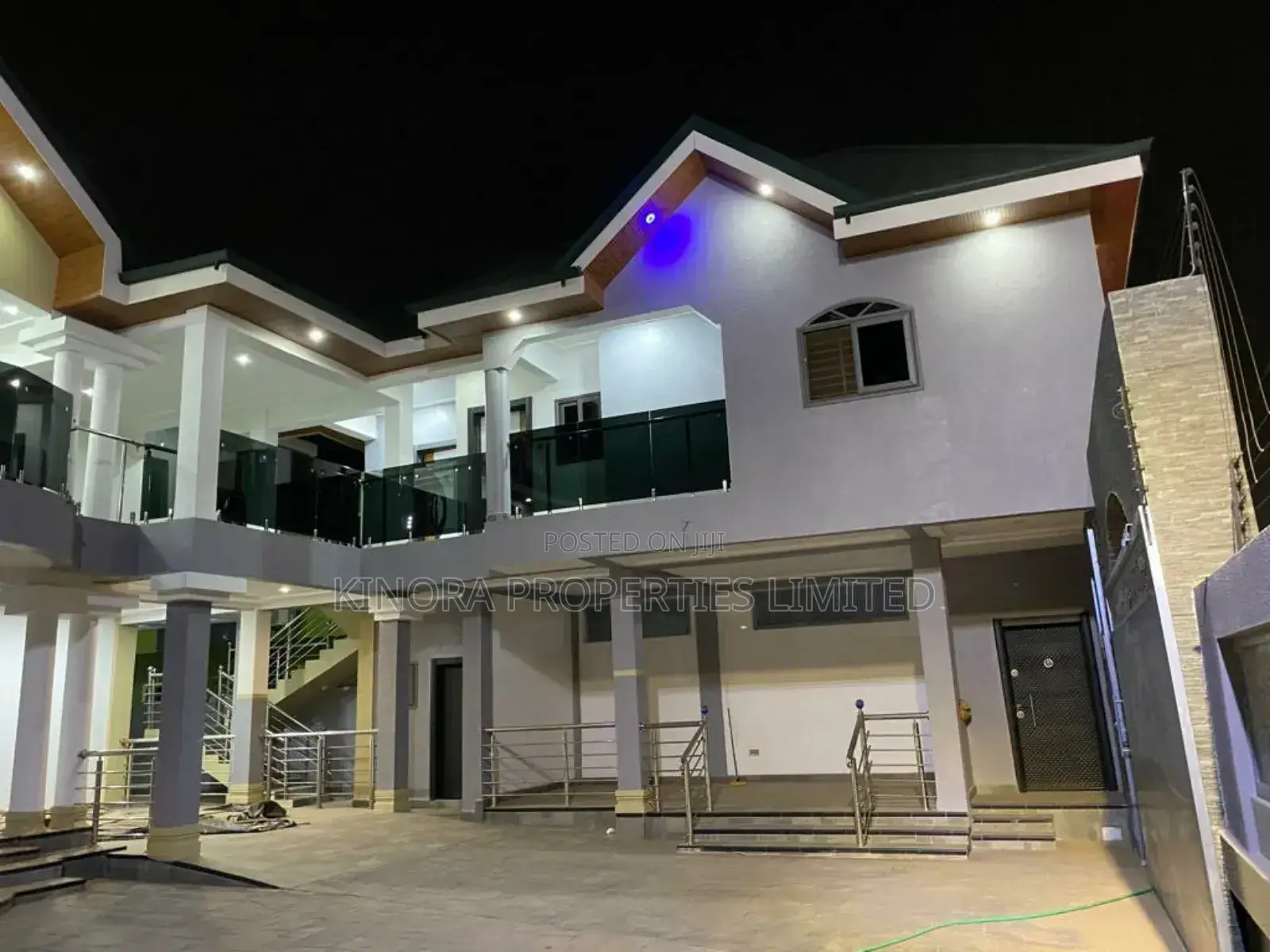 5bdrm House in Hatso Ecomog, Haatso for sale