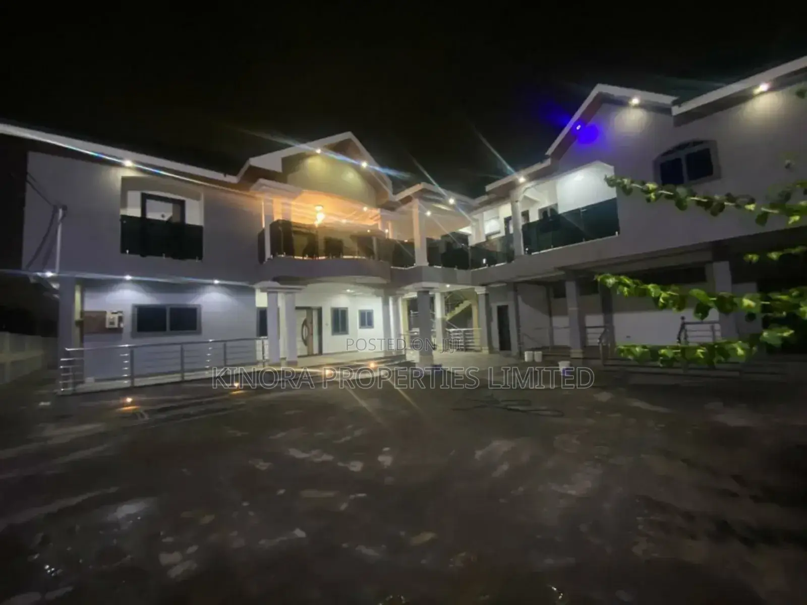 5bdrm House in Hatso Ecomog, Haatso for sale