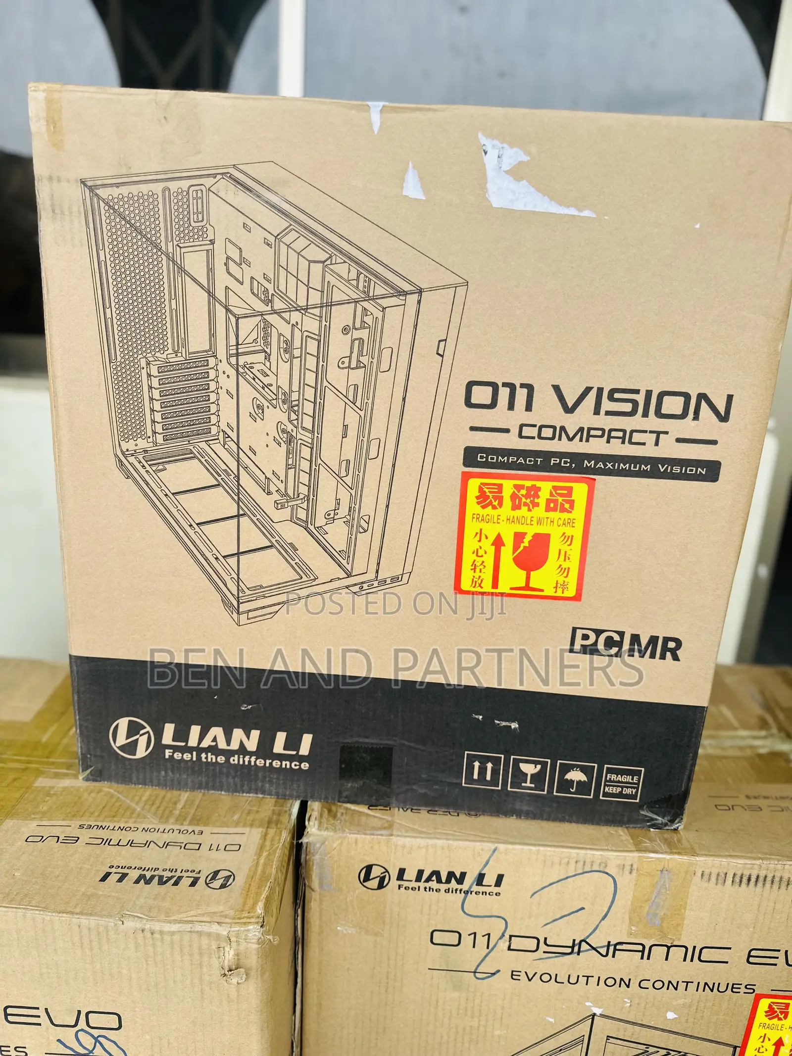Lian Li O11 Vision Compact Black Gaming Case