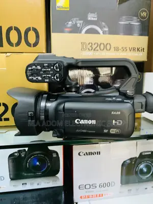 With All Accessories Canon Xa25