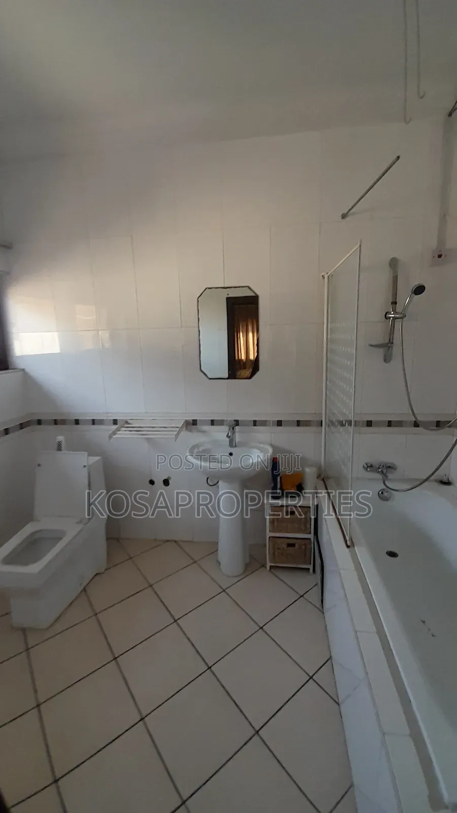 5bdrm House in Adjiringanor Ability, Adjiriganor for sale