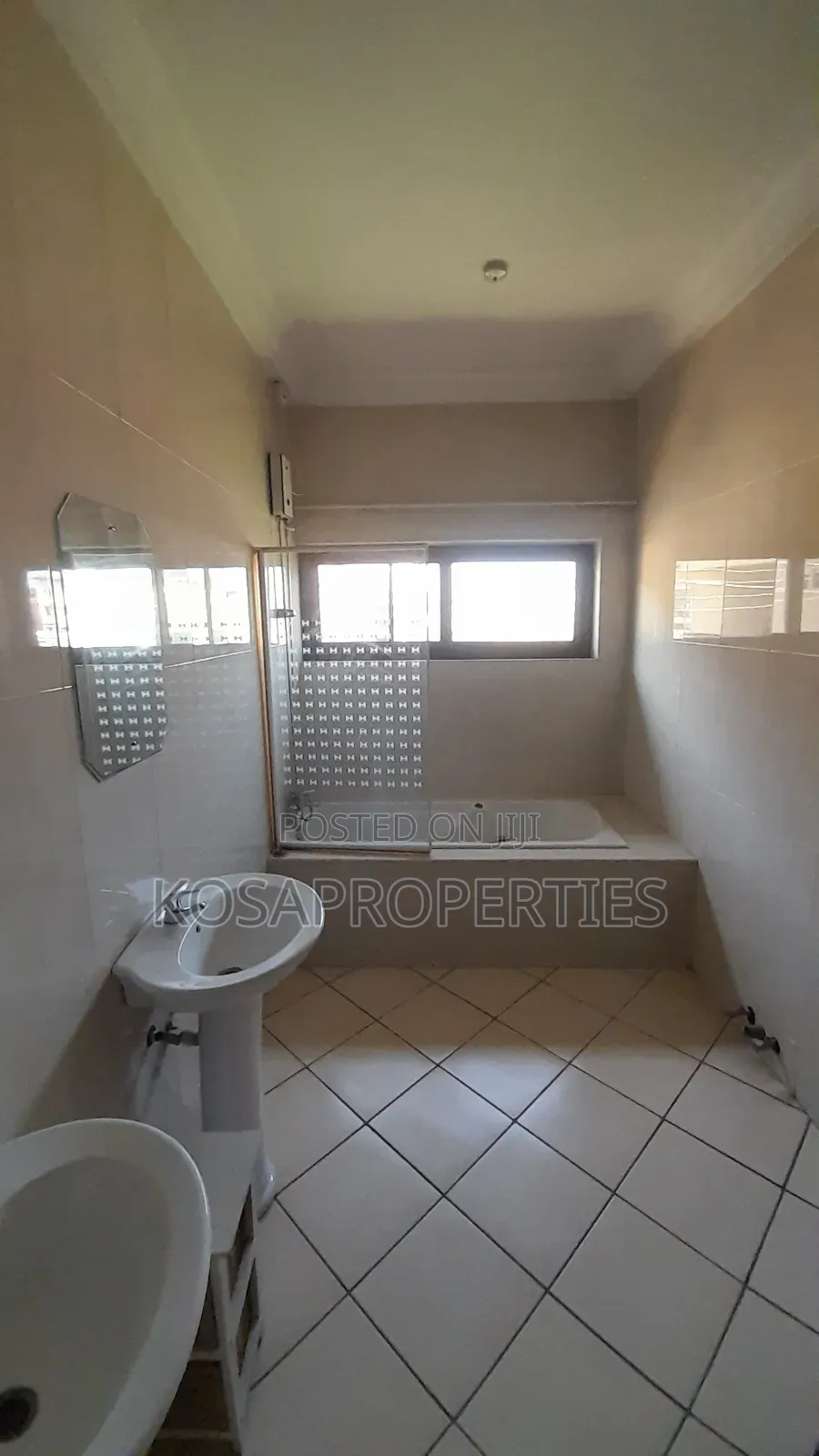 5bdrm House in Adjiringanor Ability, Adjiriganor for sale