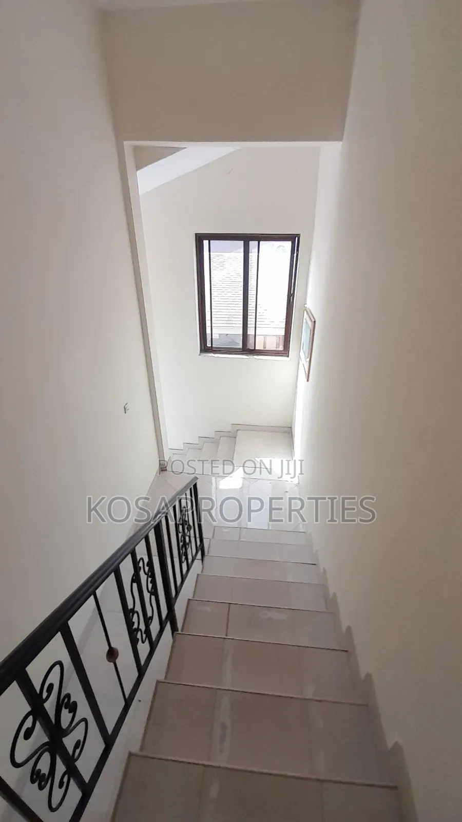 5bdrm House in Adjiringanor Ability, Adjiriganor for sale