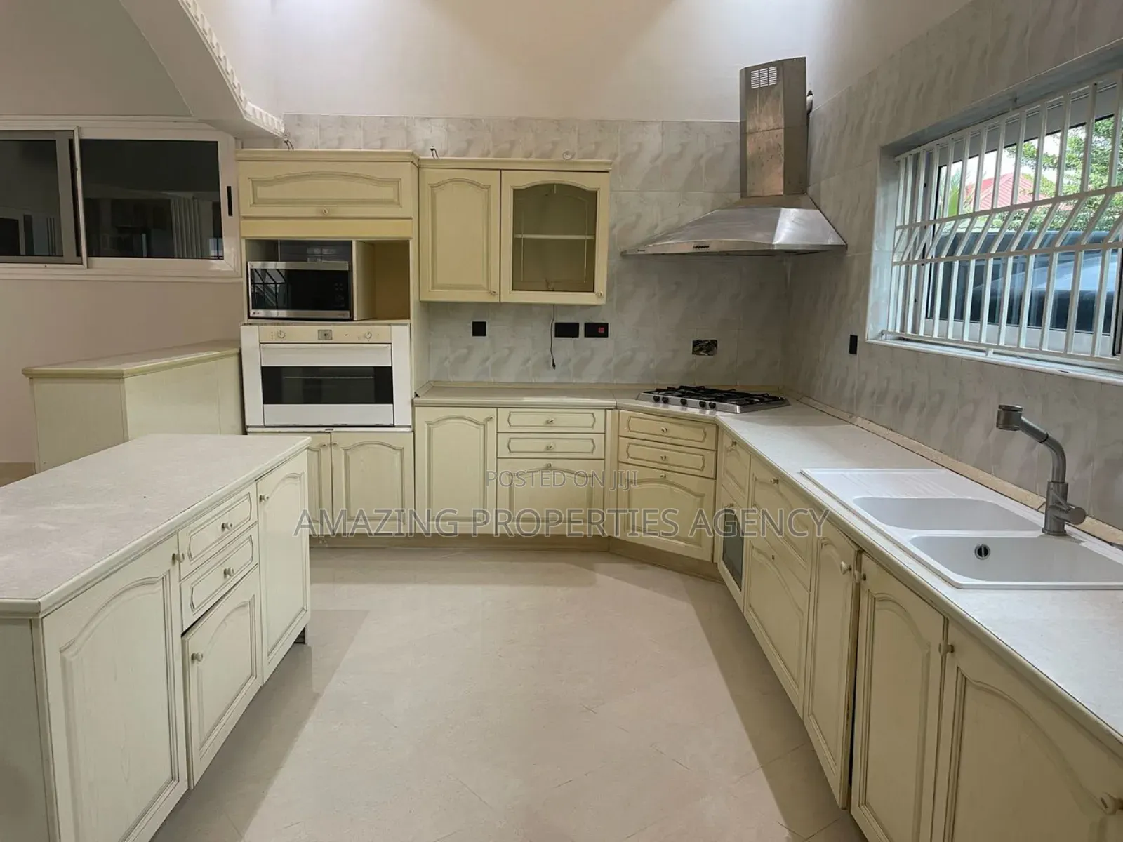 4bdrm House in East Legon for rent