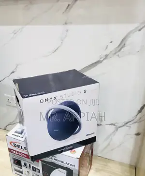 Beautiful Made Onyx 8 Portable Bluetooth Speaker