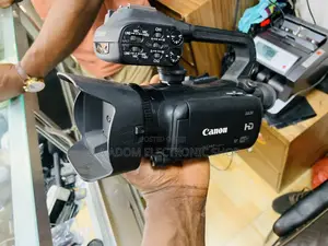 Canon Xa20 Camcorder With 3.5”Oled Touch Panels View Screen